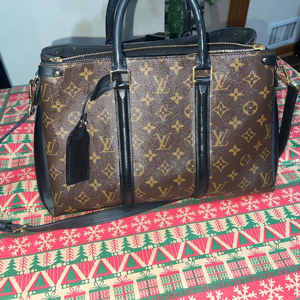 Louis Vuitton purse